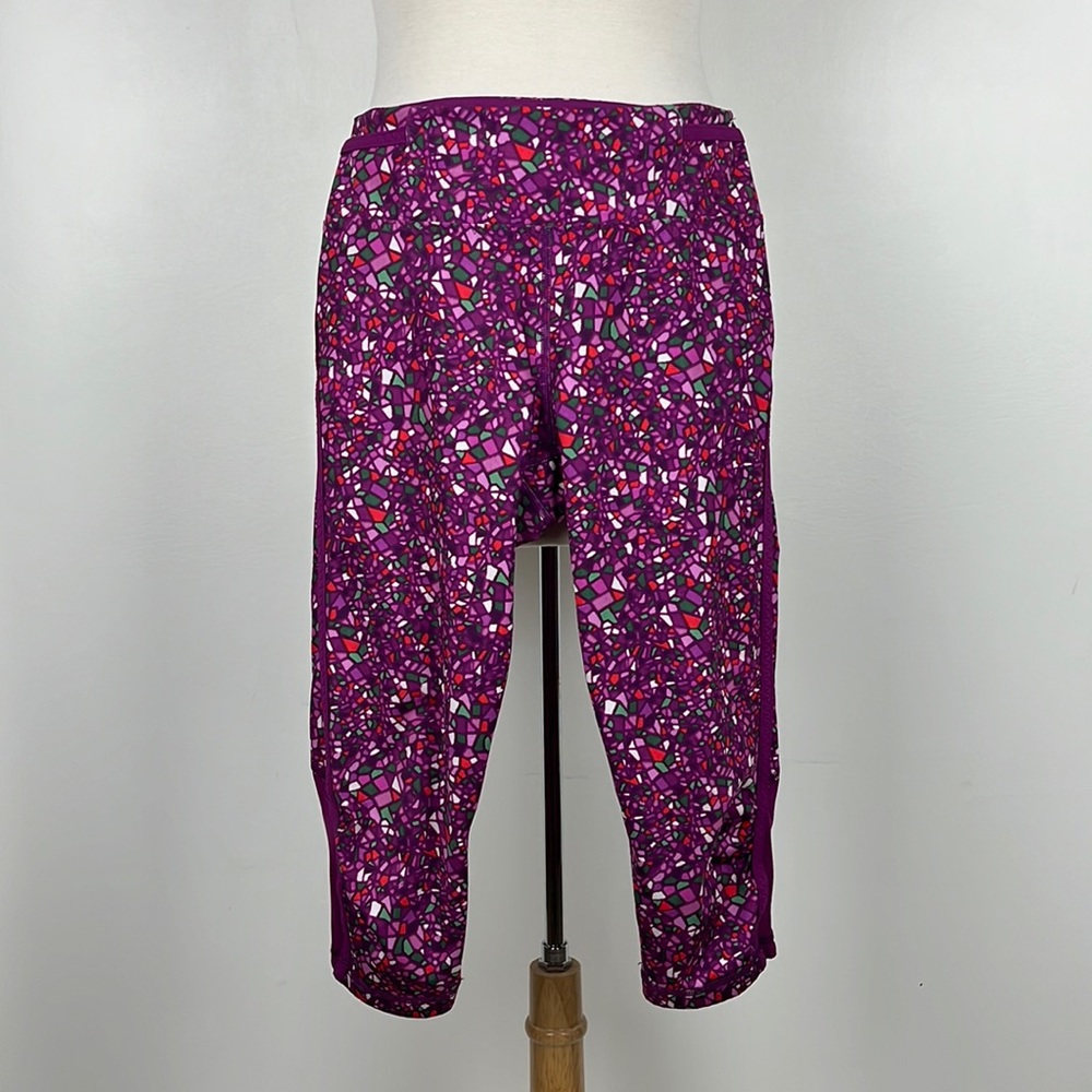 Lululemon, Women’s purple pattern capri leggings, size 4